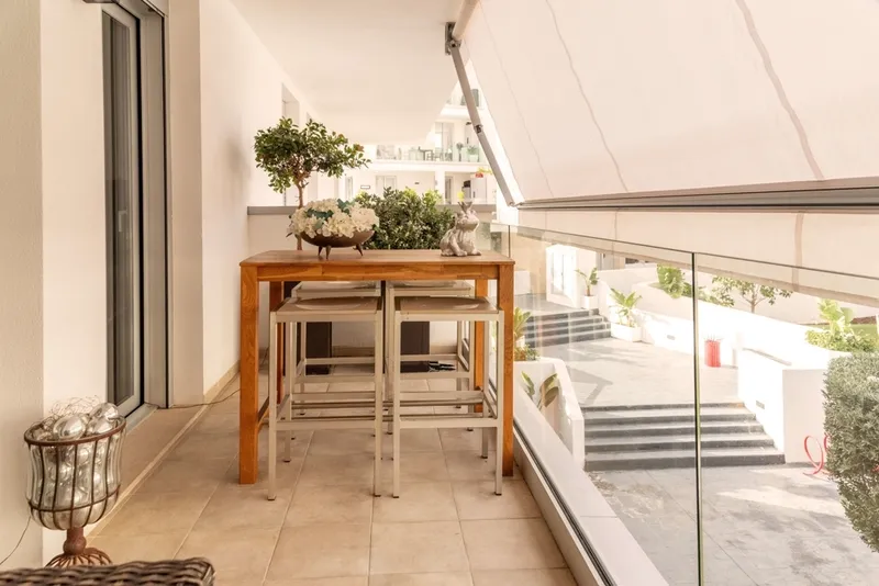 Beautiful 4-bedroom apartment near the beach in Palmanova — photo 10