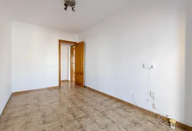 Apartment with elevator in Camp Redó area — photo 12