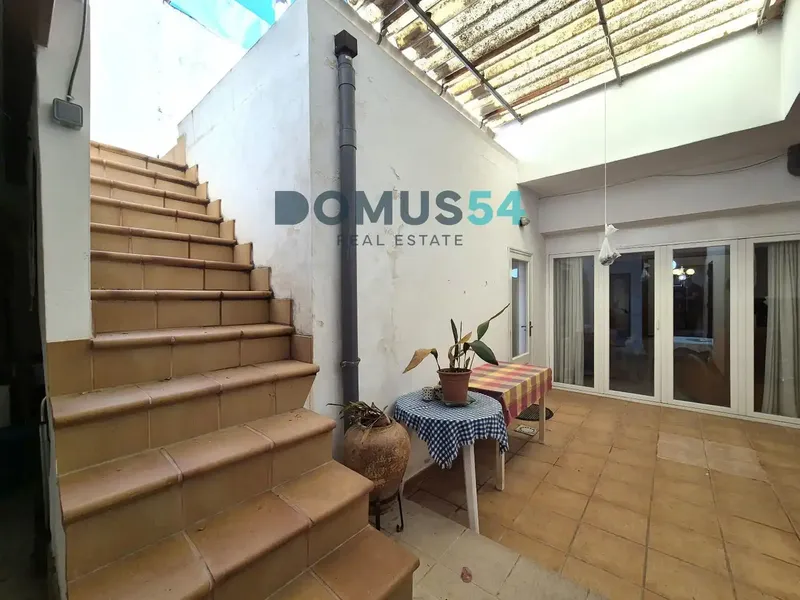 Discover this large traditional Mallorcan house in a quiet residential area of Santa Margalida, set on a plot of about 176 — photo 2