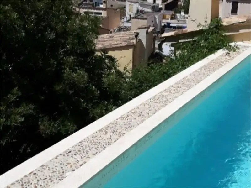 ¡Bienvenido a esta encantadora casa de pueblo en Andratx, Mallorca! Esta propiedad única, construida en 2007, ofrece una combinación perfect — photo 10
