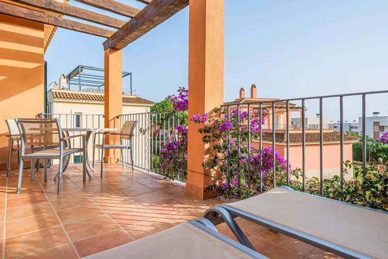 La Rapita gated complex apartment for sale with swimming pool and sunny terraces — photo 2