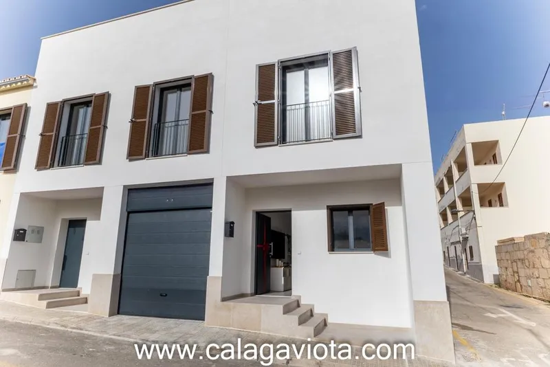 Semi-detached house — photo 1