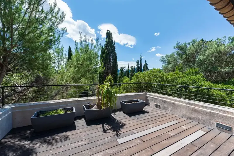Ubicada en una amplia parcela de más de 4.200m² en las afueras de la codiciada Pollensa, esta singular propiedad ofrece una oportunidad exce — photo 11