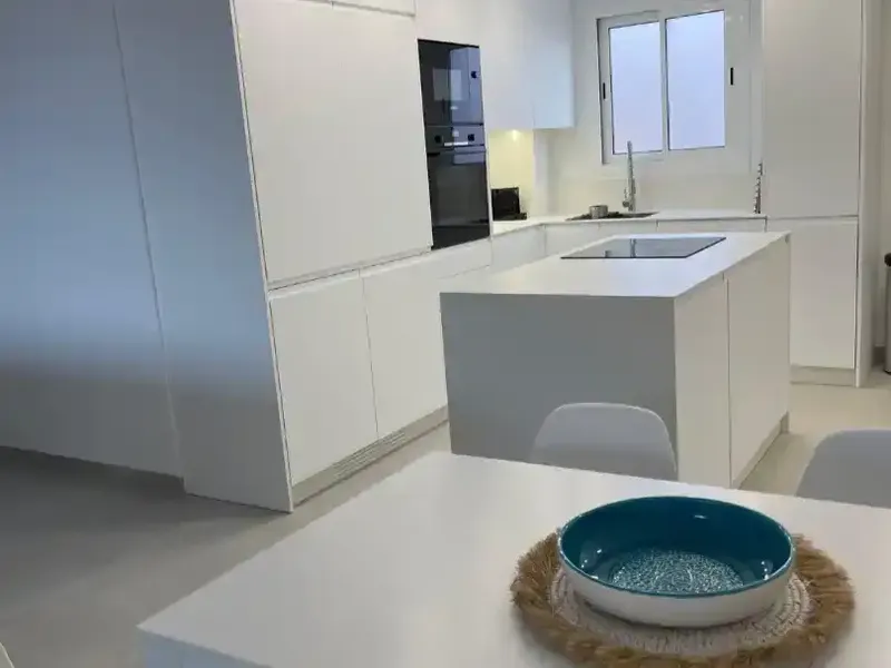 Ático de 105 m² en primera línea de mar con orientación este completamente reformada, plaza de garaje propia y acceso directo a al mar a esc — photo 6