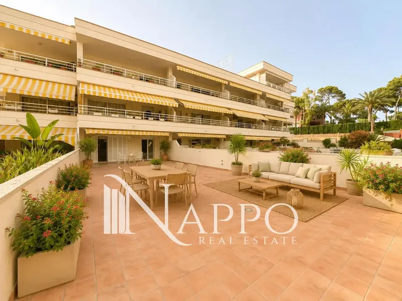 Nappo Real Estate tiene el placer de presentaros este atractivo apartamento exterior con una magnífica terraza de 119 m², situado en la prim — photo 3