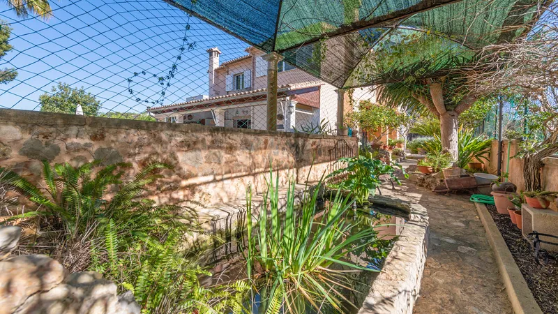 Charming villa for sale in Bahia Blava with pool and garden — photo 6
