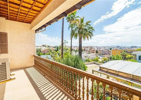 Detached house in Son Dureta, Palma de Mallorca — photo 2