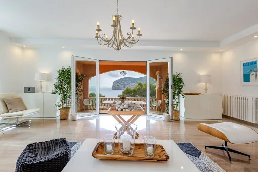 Camp de Mar, Exclusive villa with pool and panoramic sea views in a privileged location in Camp de Mar — photo 4