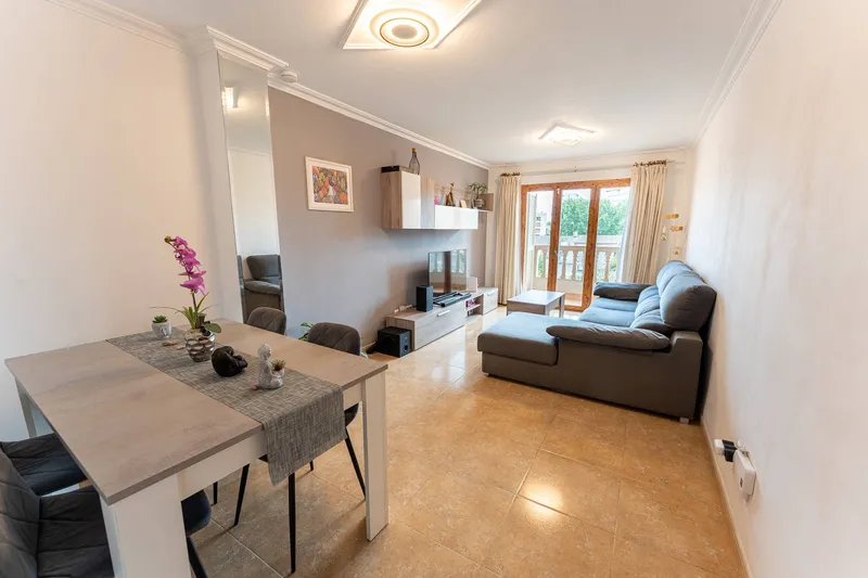 Apartment with terrace and 2 parking spaces in Son Amonda — photo 1