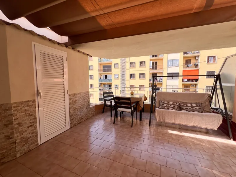 Beautiful penthouse with large terrace — photo 4