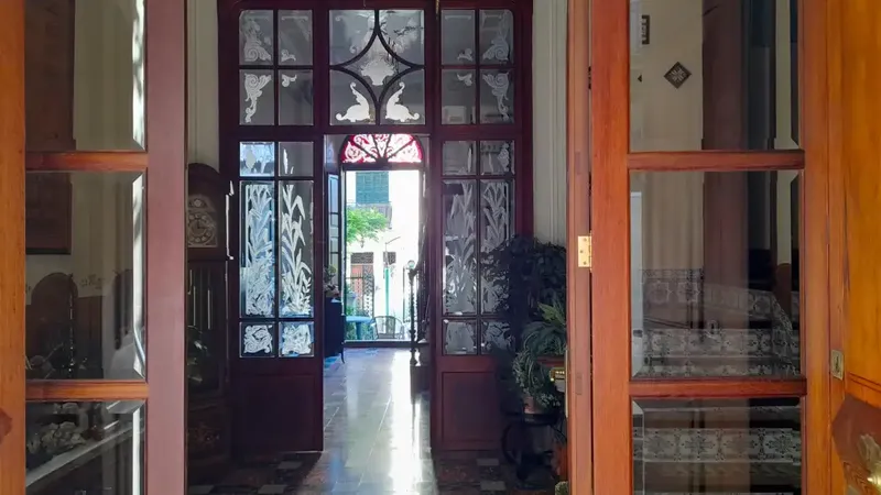 Welcome to the Mallorcan house of your dreams! This impressive 3-story property is located on one of the main streets of — photo 7