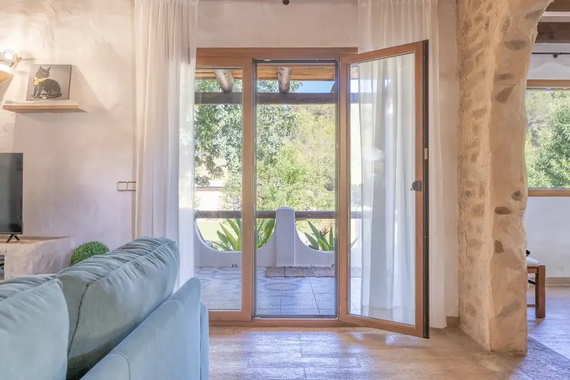 This charming finca embodies the original feeling of Mallorca: tranquility, nature, privacy and plenty of space to live — photo 11