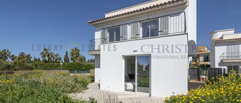 New build villa in Sa Rapita in the south of Mallorca with partial sea views — photo 1