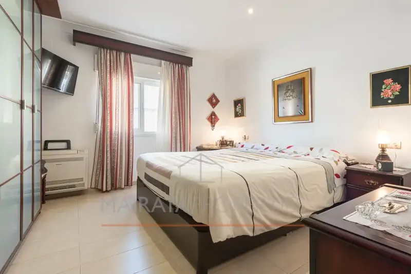 Located in the heart of Lloseta, this two-story single-family home offers a built area of 307 m² on a plot of 550 — photo 9