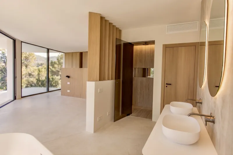 Contemporary villa in Santa Ponsa, architecture, privacy and Mediterranean lifestyle near the sea — photo 9