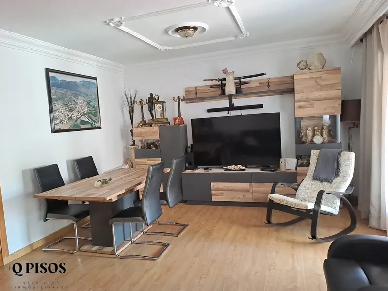 Sunny and spacious first floor, renovated property cared for down to the last detail — photo 5