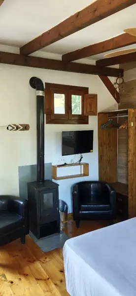 Studio for rent in Pina, 22 km from Palma, with full kitchen, full bathroom, room with large bed, terrace with garden and parking area — photo 3