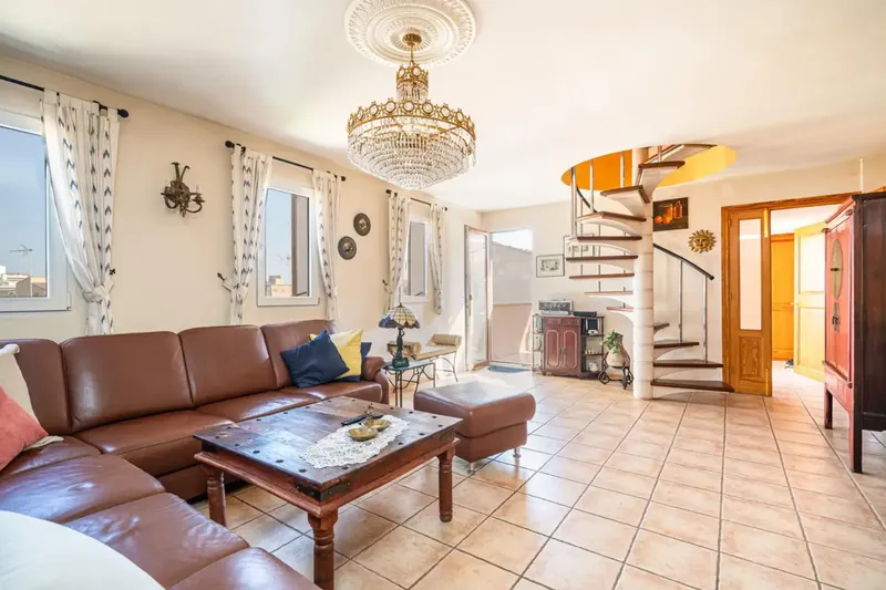 Magnificent house of 330 m² built, distributed over 3 floors, located in the heart of Muro — photo 1