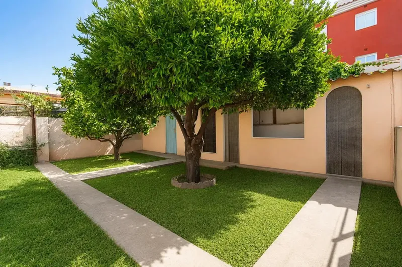 Spacious home with private garden in El Vivero — photo 1