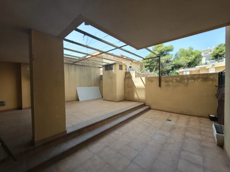Apartment with large outdoor areas, modern kitchen, underground parking Portocristo — photo 2