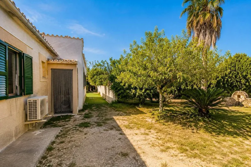 1,582 m² country house with 4 rooms, fireplace and garden for sale — photo 10