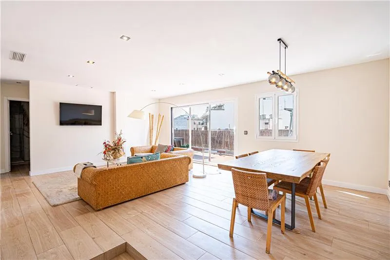 Penthouse with a terrace on the same floor — photo 2