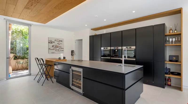 Spacious contemporary villa with private pool and gardens for sale in Santa Ponsa — photo 5