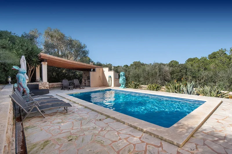 Attractive villa with holiday rental license, pool and green views near the beach — photo 3