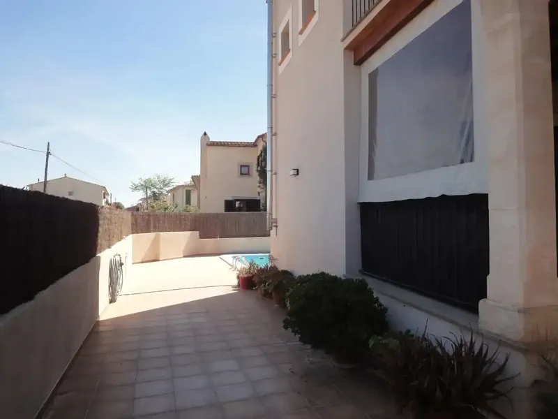 Chalet con vistas a la Tramuntana, 3 suites, piscina y gran garaje en Algaida (último solar urbano) — photo 6