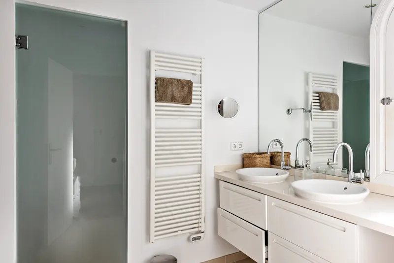 Spacious family chalet in a prime location with perfect sea views in Font de Sa Cala — photo 7