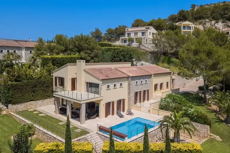 Just five minutes from the beach in the prestigious area of Canyamel in northeast Mallorca, in a picturesque location next to the golf course — photo 1