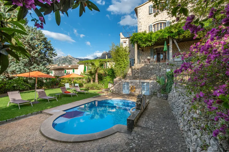 Historic villa in Soller for sale with vacation rental license, modernized with large garden, pool — photo 3