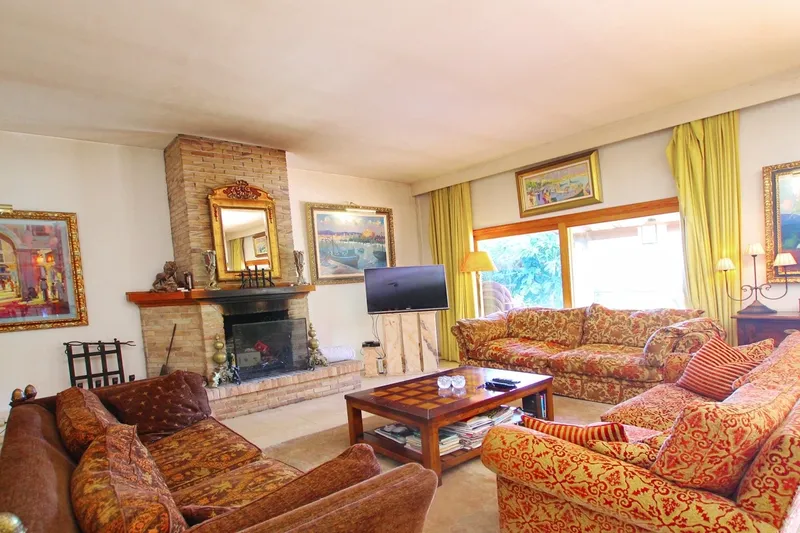Mediterranean villa on large plot with pool and golf views in top location in Son Vida — photo 12