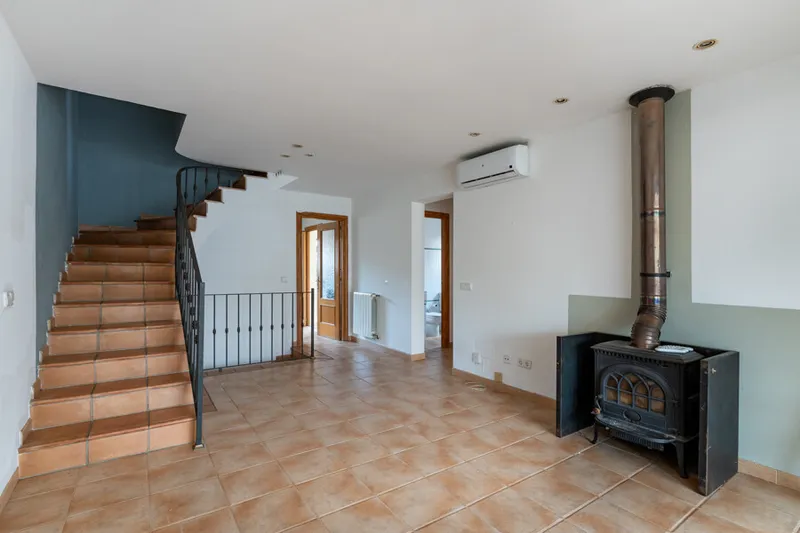 Charming Three-Bedroom House near Bunyola with Mountain Views — photo 5