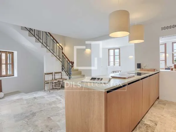 588m² house / villa for sale in Establiments — photo 12