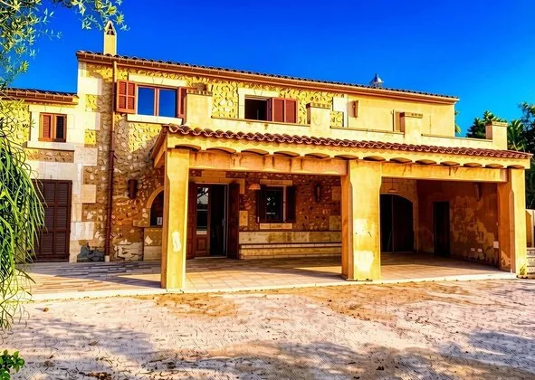 Detached house in Campos — photo 1