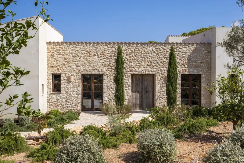 Single-storey new build finca with natural stone facade near Ses Salines — photo 4
