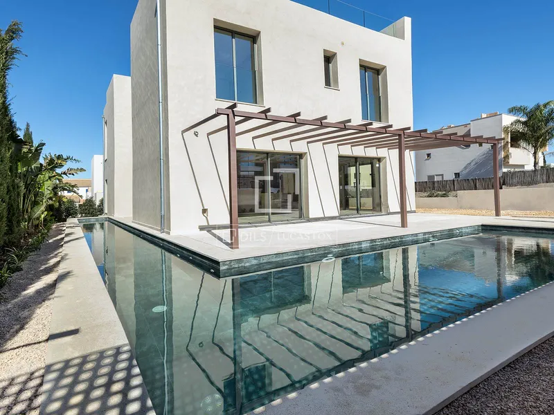 299m² house / villa for sale in Artà, Balearic Islands — photo 1