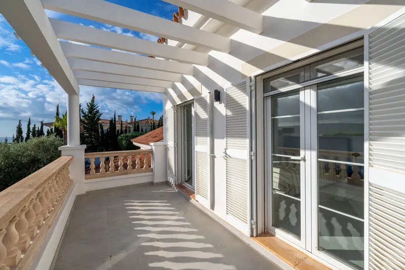 Renovated Mediterranean villa in sought-after villa urbanization — photo 10