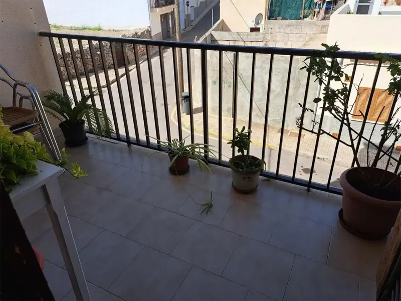 Piso de unos 110m2 construidos en Santa Margarita (pueblo cerca de can Picafort), consta de salón comedor con chimenea y balcón exterior, co — photo 7