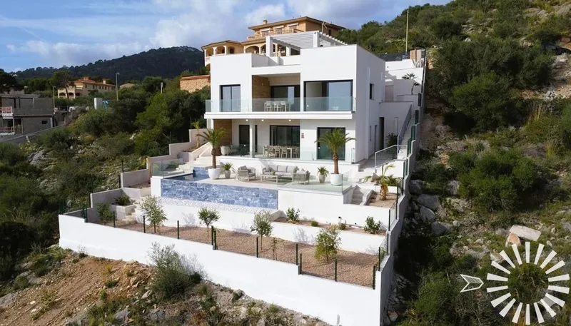 Stunning contemporary design house with spectacular sea views in Son Servera — photo 4
