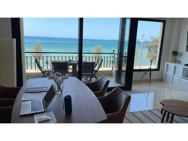 Apartment on the first line of El Molinar, with balcony/terrace, unbeatable views of the Bay of Palma. — photo 1