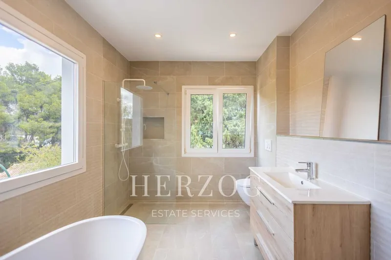Fully Renovated Villa with a Beautiful Garden in Costa de la Calma — photo 11