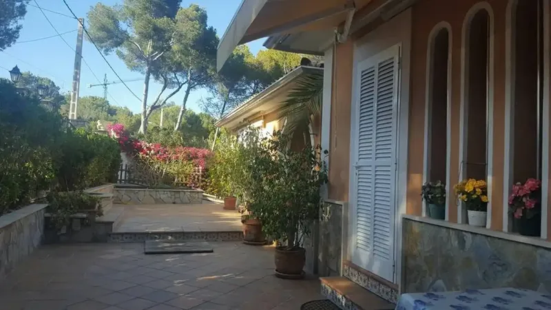 Marvelous detached house in Santa Ponsa, has 1050 m2 of plot, 300 m2 of living space, 100 m2 of terrace, 6 bedrooms, 4 bathrooms (1 — photo 5