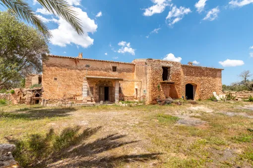 Vallgornera, rustic finca with great potential in Vallgornera — photo 1