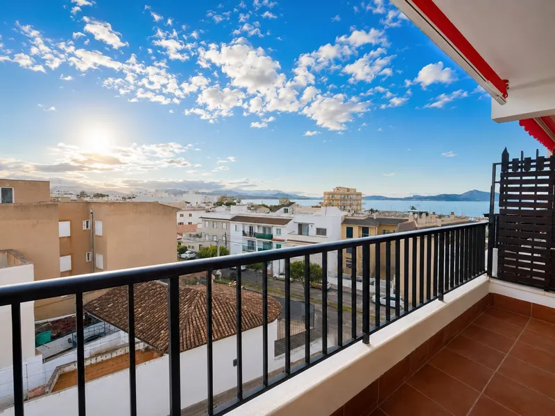 Apartment steps from the sea with spectacular views — photo 2