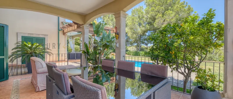 Well-kept villa in Cala Vinyas with partial sea views near the beach — photo 3