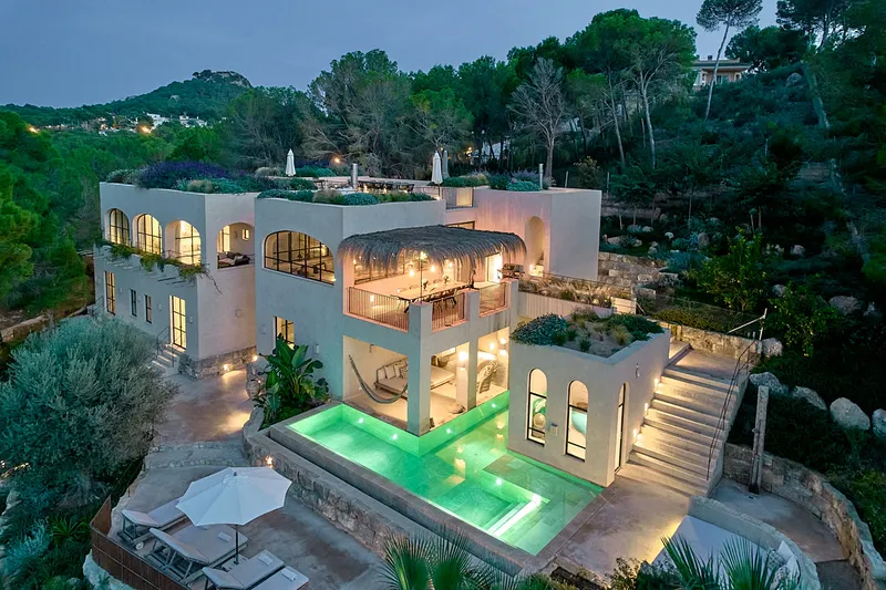 Remarkable villa in Tulum style in a central location - Marcel Remus Real Estate — photo 1