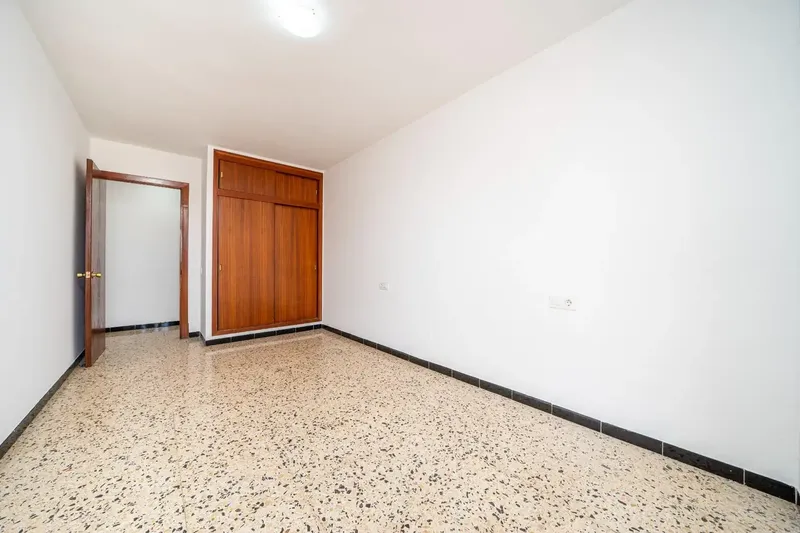 Os presentamos en venta este ático situado en la zona de Aragón, Palma de Mallorca, en una 9.ª planta con ascensor y con terraza privada. — photo 5