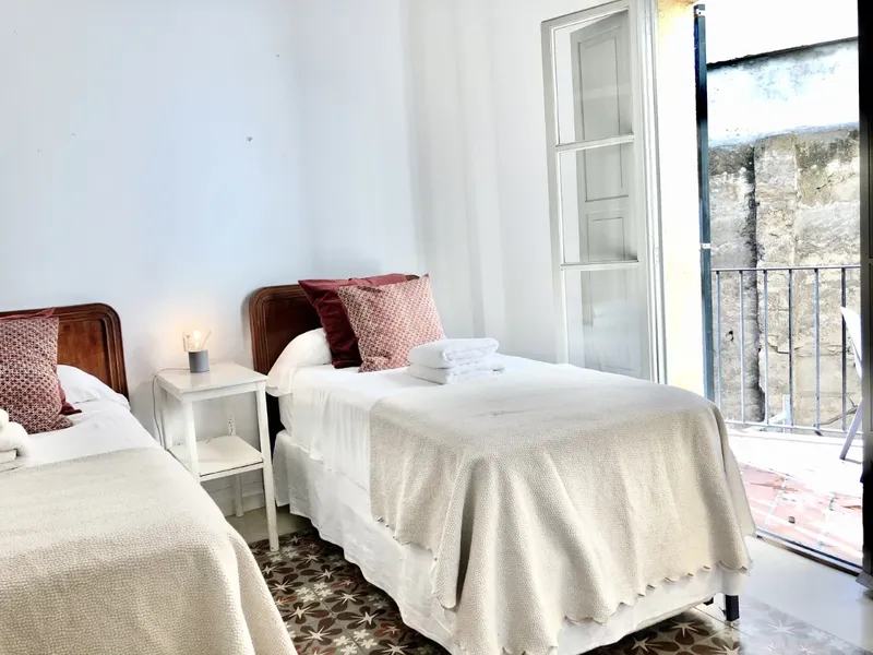 Two-bedroom apartment in the historic center of Palma — photo 11